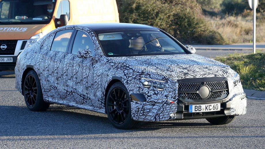 Mercedes E-Class spy shot -11.jpg