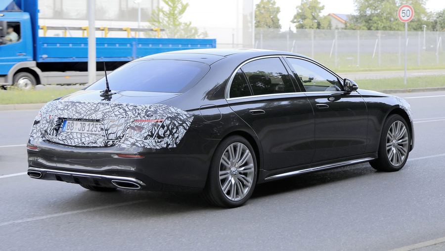 Mercedes S-Class spyshots-10.jpg