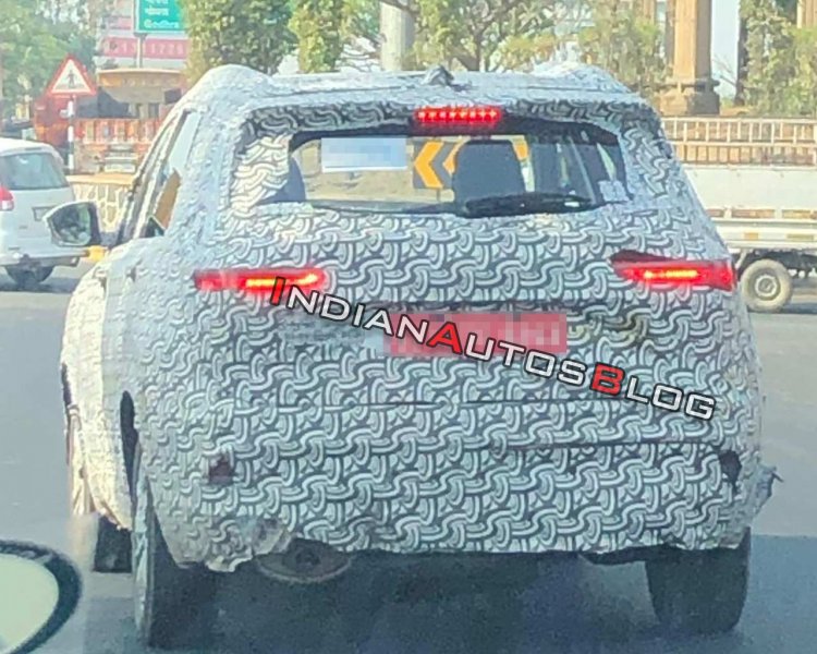 mg-hector-rear-spy-photo-bfef.jpg