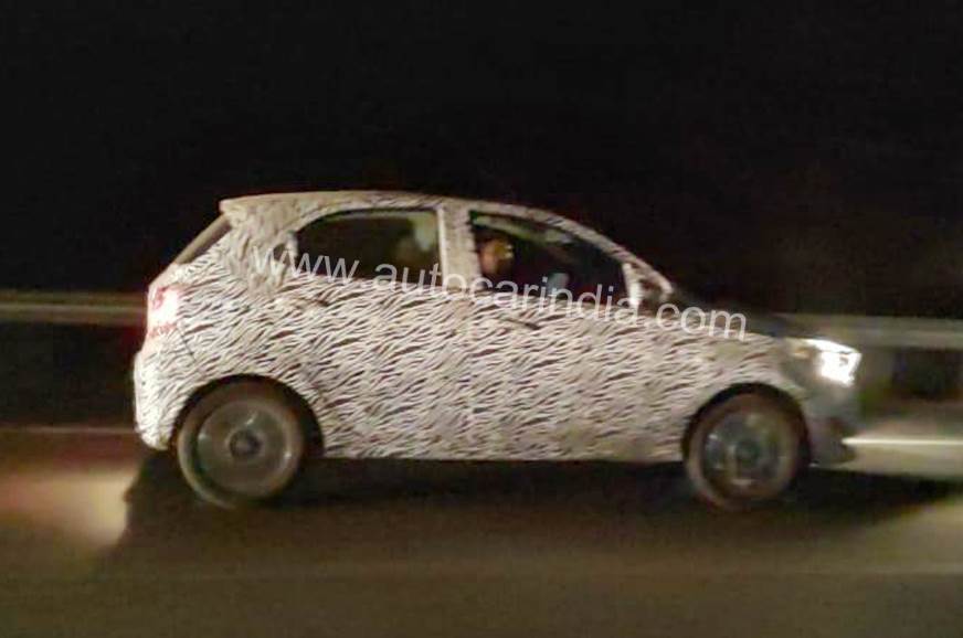 ?n=http%3a%2f%2fcdni.autocarindia.com%2fExtraImages%2f20190523105336_Tata-Tiago-facelift-spied-s.jpg