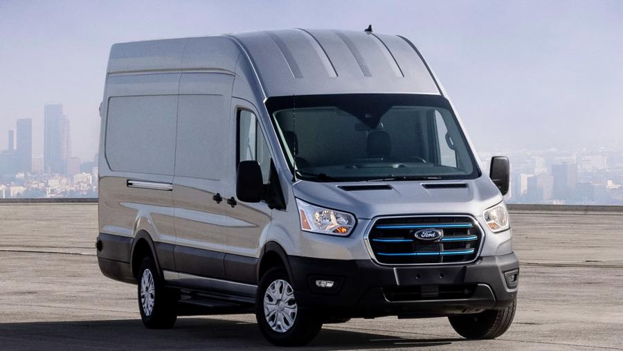 New Ford E-Transit van 2020-10.jpg