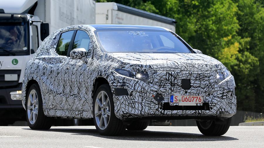 New Mercedes EQE SUV spyshots-3.jpg