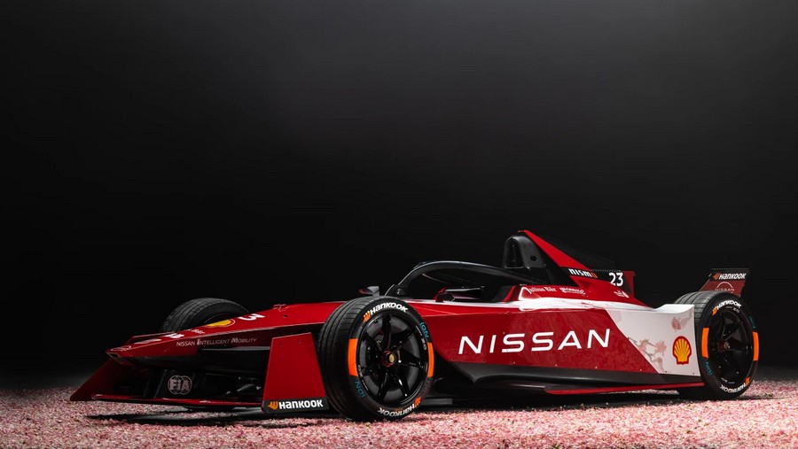 Nissan e-4ORCE 04 Formula E car 2023-4.jpg