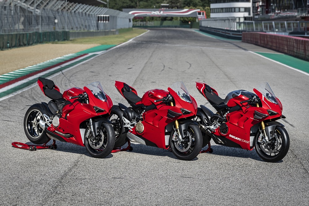 Panigale model range Panigale V2 Panigale V4 S Panigale V4 R.jpg