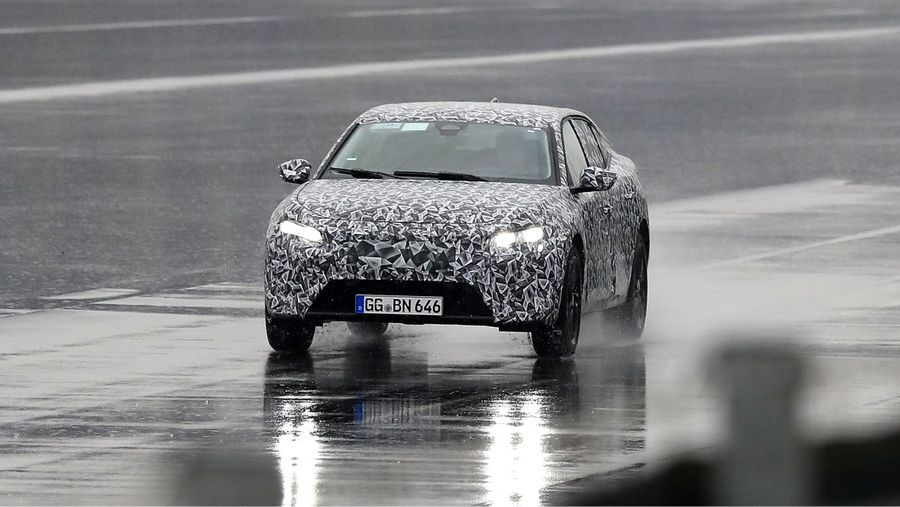 Peugeot 4008 spyshot.jpg