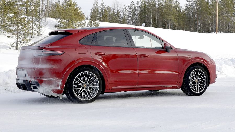 Porsche Cayenne Coupe GTS Spy-9.jpg