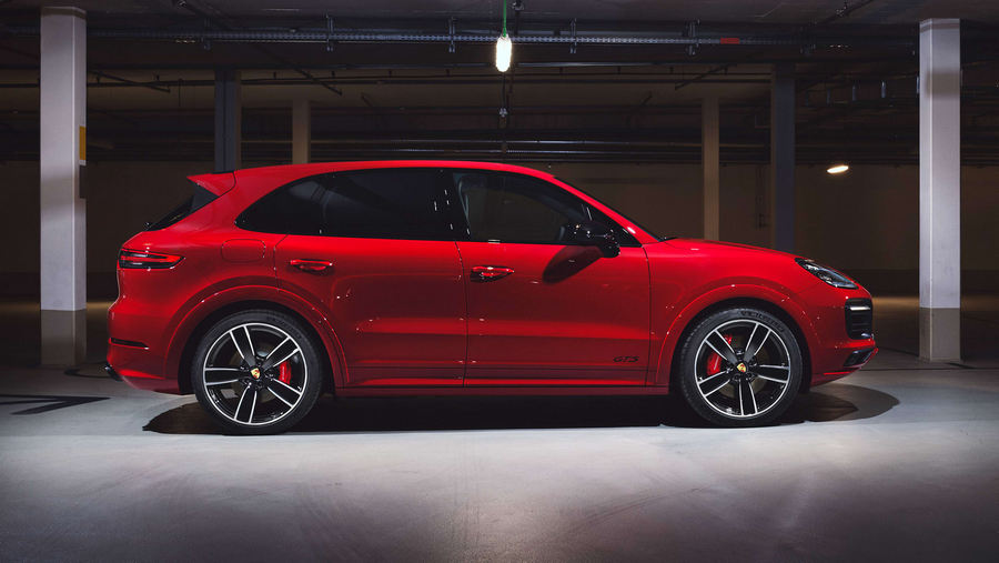 Porsche Cayenne GTS 2020-8.jpg