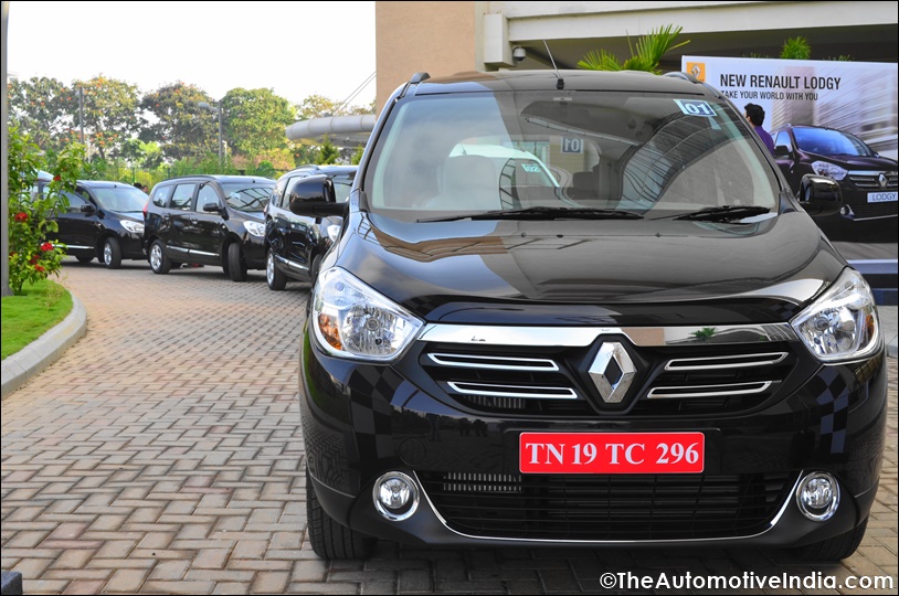 Renault-Lodgy-Front-View.jpg