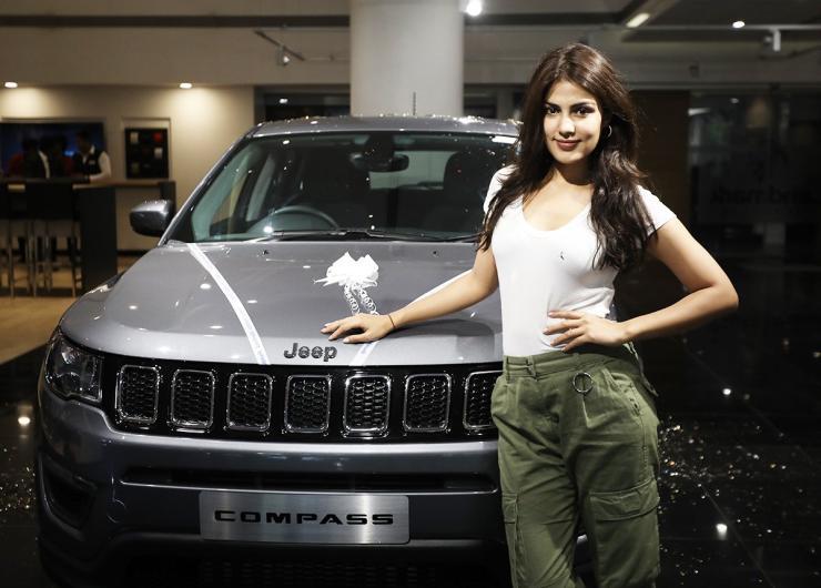 rhea-chakraborty-jeep-compass-4.jpg