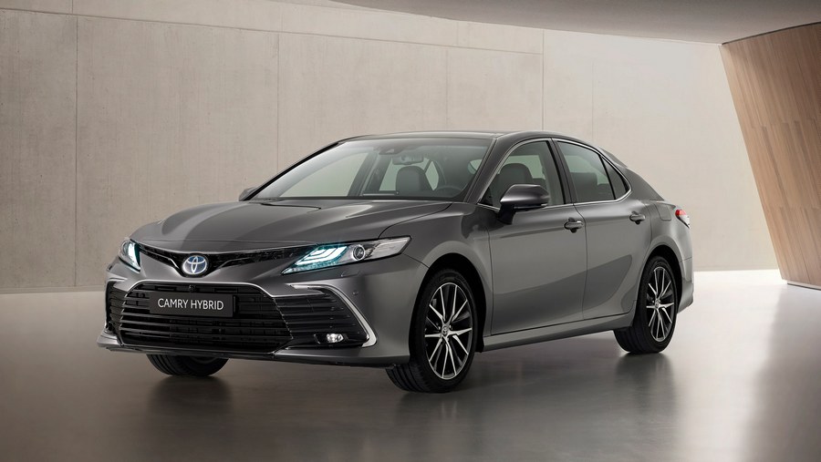 Toyota Camry 2021-2.jpg