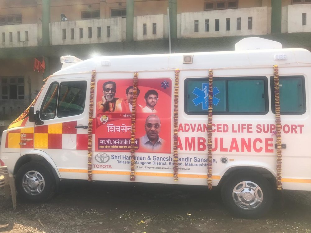 Toyota hands over Trauma Ambulance to NGO under its Social Contribution.jpg