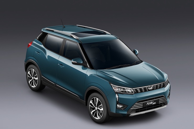 XUV300-Top-copy.jpg