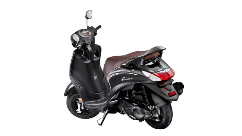 Yamaha-Fascino-Darknight-rear-1200x675.jpg