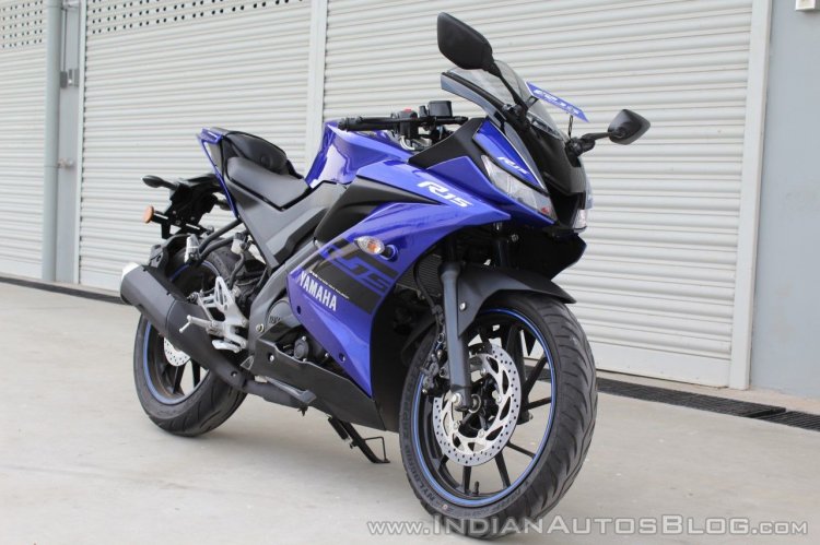 Yamaha-YZF-R15-v3.0-track-ride-review-front-right-quarter.jpg
