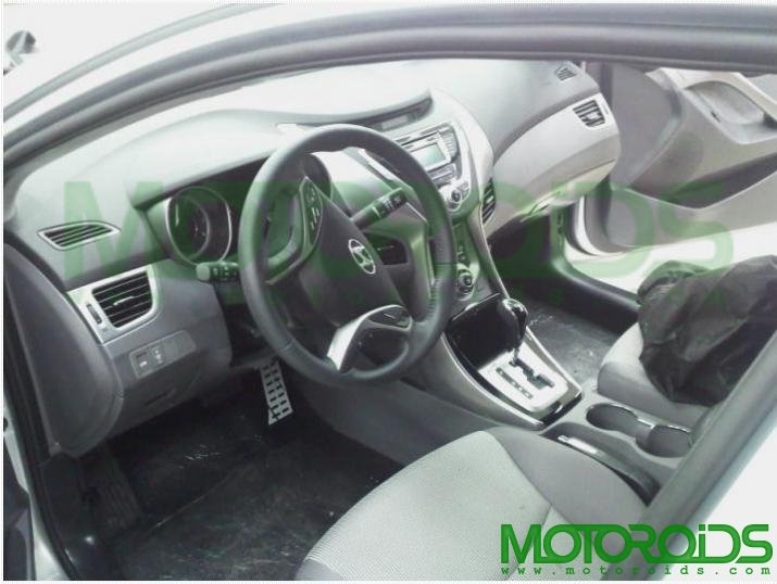 2010_hyundai_elantra_motoroids_3.jpg