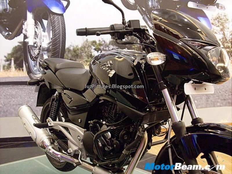 Black_Bajaj_Pulsar_220S.jpg