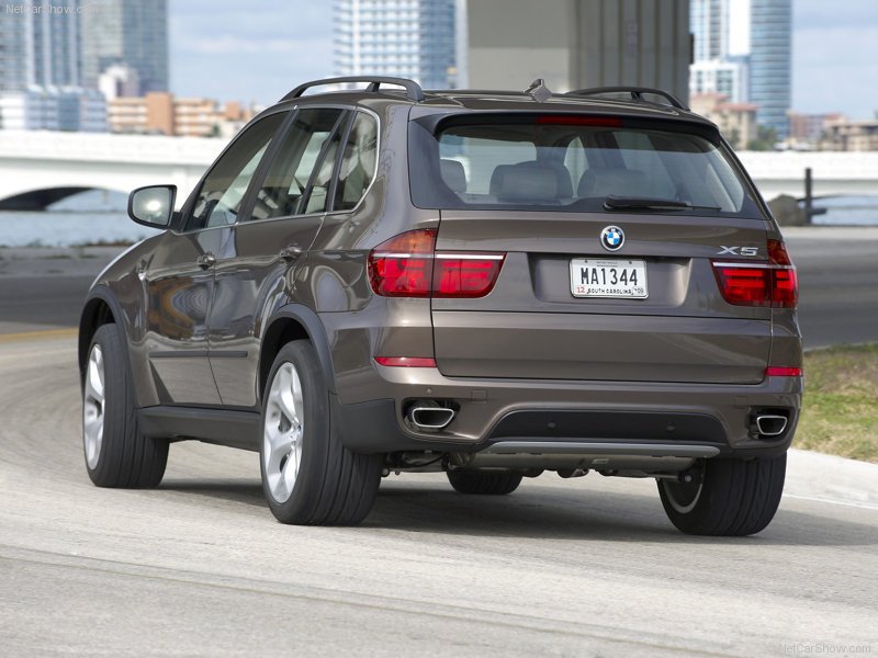 BMW-X5_2011_800x600_wallpaper_3f.jpg