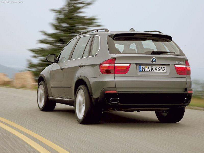 BMW-X5_4.8i_2007_800x600_wallpaper_0e.jpg