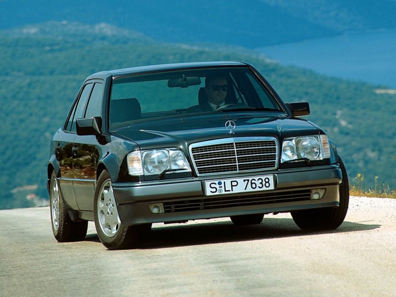 mercedes_e500-w124-1993-95_r7.jpg