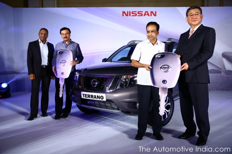 Nissan Terrano Customer Felicitation Pic 01.jpg