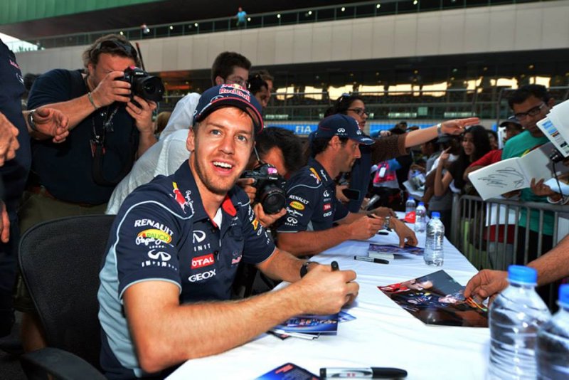 Indian-GP-2013-Autograph-Session-1.jpg