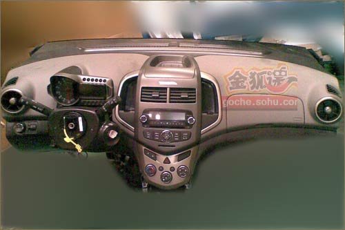 2012-chevrolet-aveo-sedan_interiors.jpg