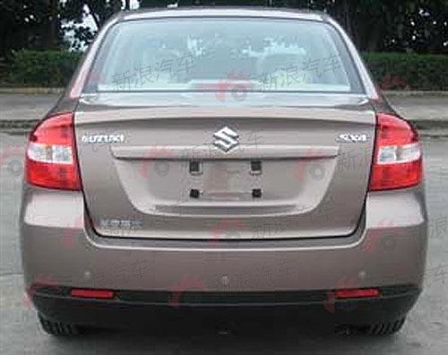 2011-Suzuki-SX4a.jpg