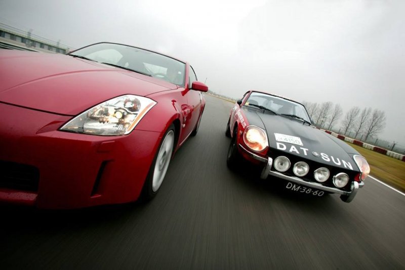 Datsun-Nissan-350Z.jpg