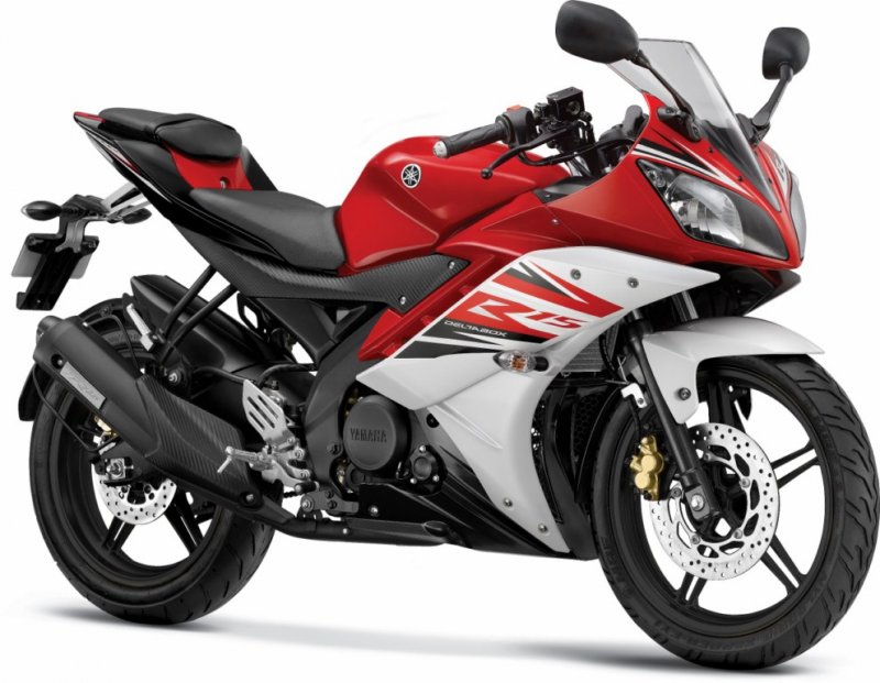 Yamaha-R15-version-2.0-Raring-Red-press-shot.jpg