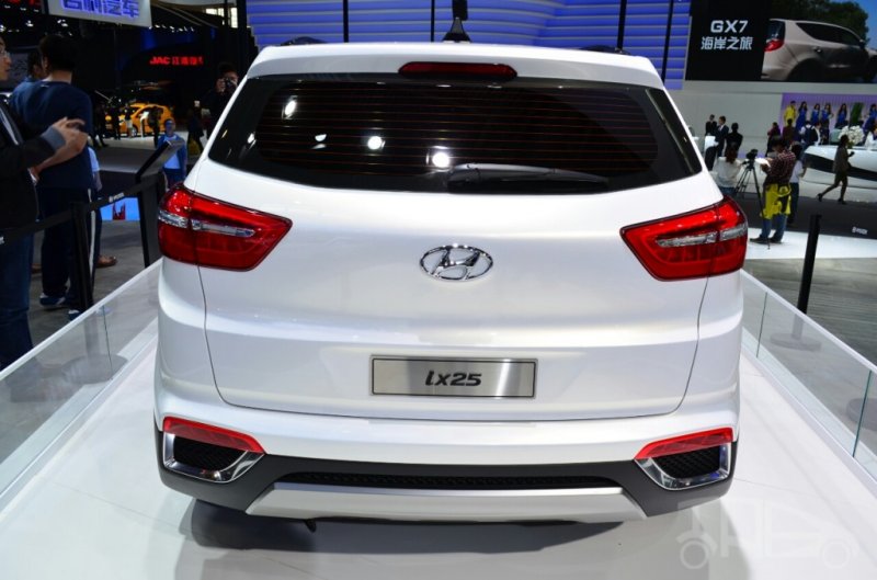 Hyundai-ix25-white-rear-fascia-at-Auto-China-2014-1024x677.jpg