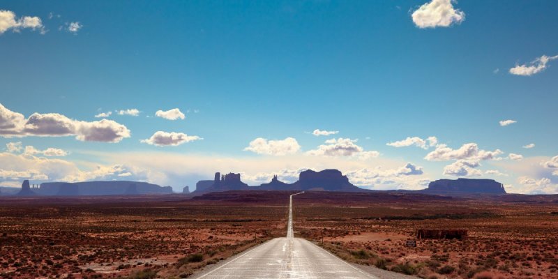 scenic-byway-163-stretches-from-the-arizona-border-through-monument-valley-in-utah-during-the-45.jpg