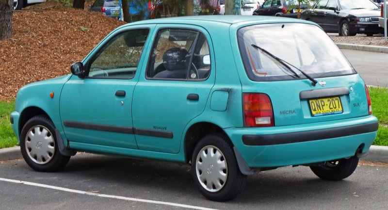 1996-1997_Nissan_Micra_(K11_S2)_SLX_5-door_hatchback_01.jpg