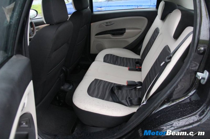 Hyundai-Elite-i20-vs-Fiat-Punto-Evo.jpg