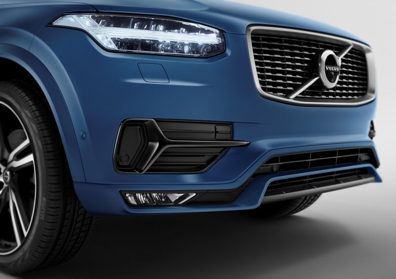 Volvo-XC90-R-Design-Image-10.jpg