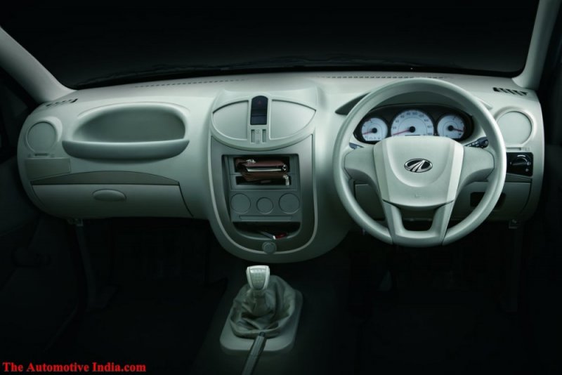 mahindra genio dashboard.jpg