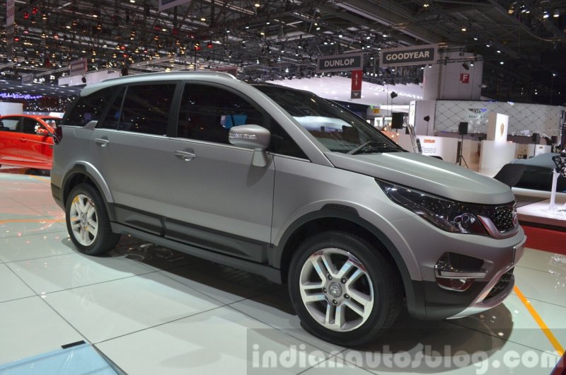 Tata-Hexa-front-three-quarters-left-at-the-2015-Geneva-Motor-Show.jpg