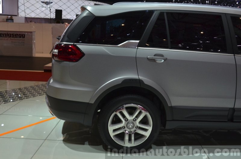 Tata-Hexa-rear-section-at-the-2015-Geneva-Motor-Show.jpg