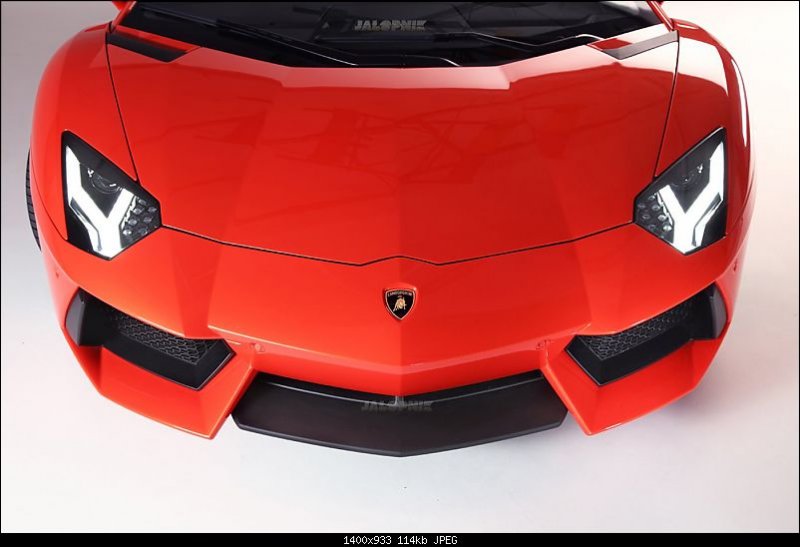 lamborghini aventador.jpg