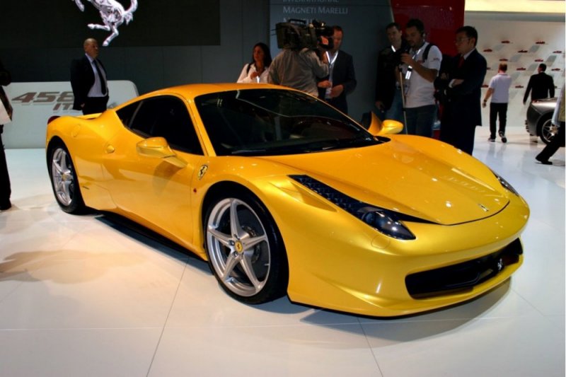 ferrari_100229008_l.jpg