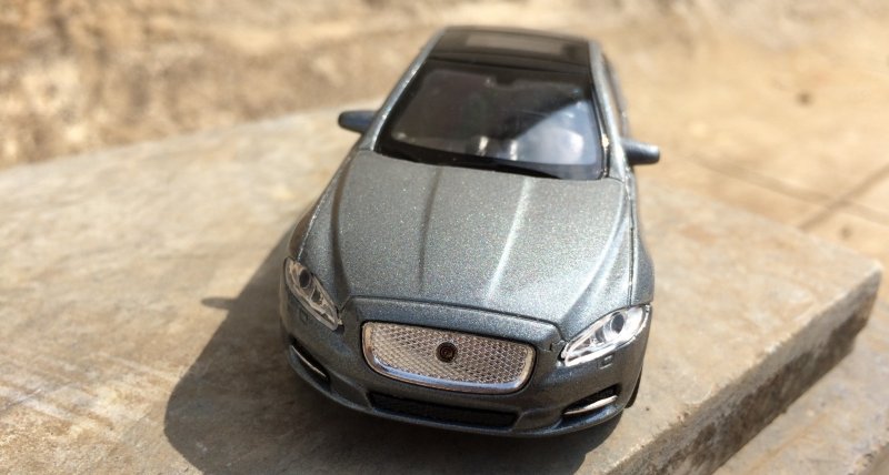 Jaguar XJ (1).JPG