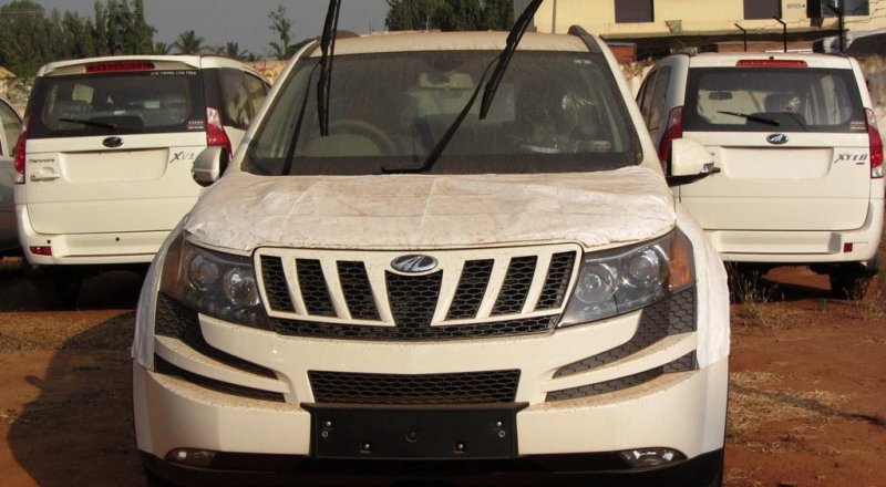 Mahindra-XUV-500-Front-View.JPG
