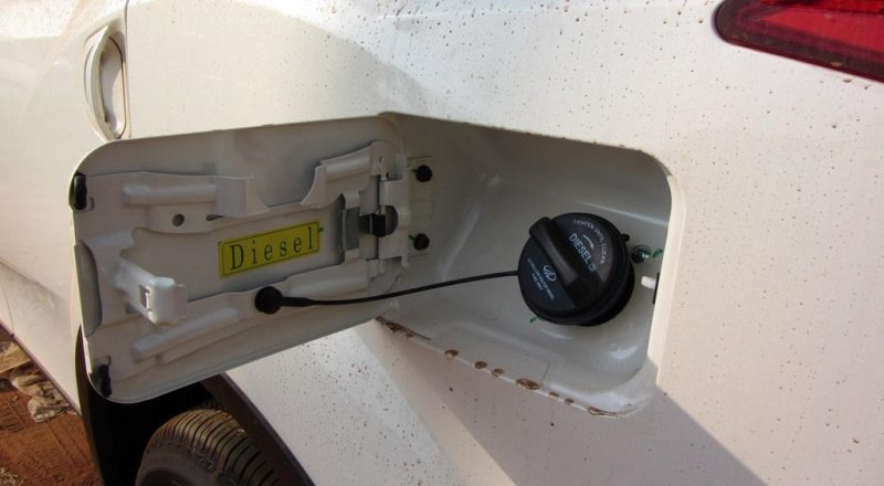 Mahindra-XUV-500-Fuel-Cap.JPG