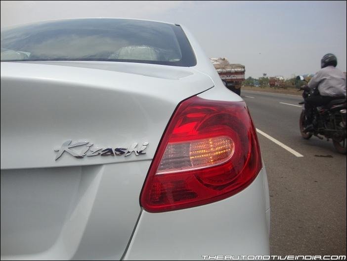 Maruti-Suzuki-Kizashi-Taillamp.JPG