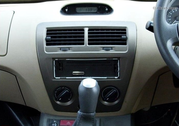 Tata-Venture-Center-Console.JPG