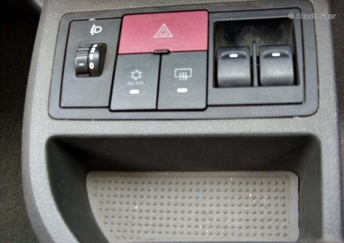 Tata-Venture-Control-Buttons.JPG