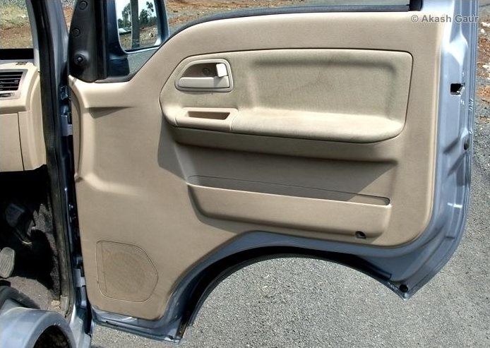 Tata-Venture-Door-Interior.JPG