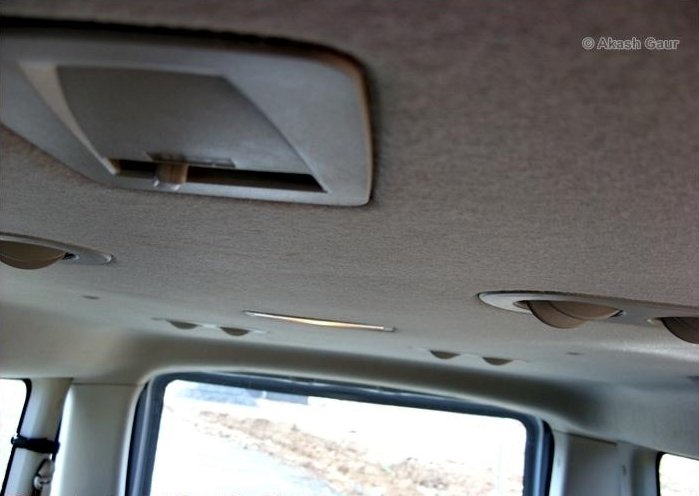 Tata-Venture-Roof-AC-Vents.JPG