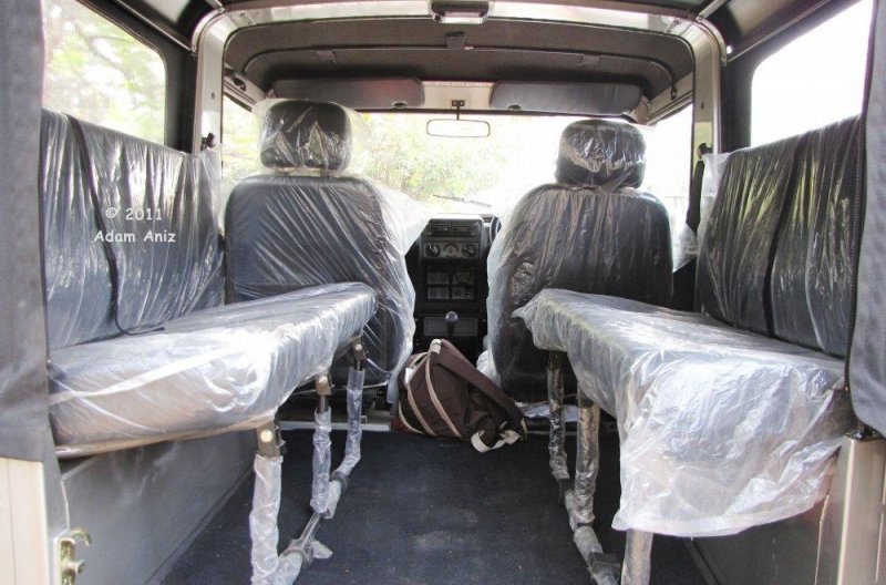 Mahindra-Thar-Rear-Seat.jpg