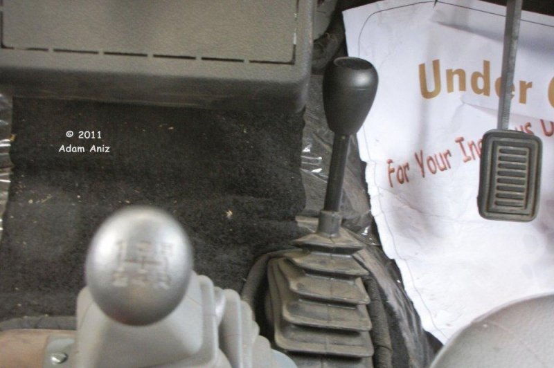 Mahindra-Thar-Gear-Lever.jpg