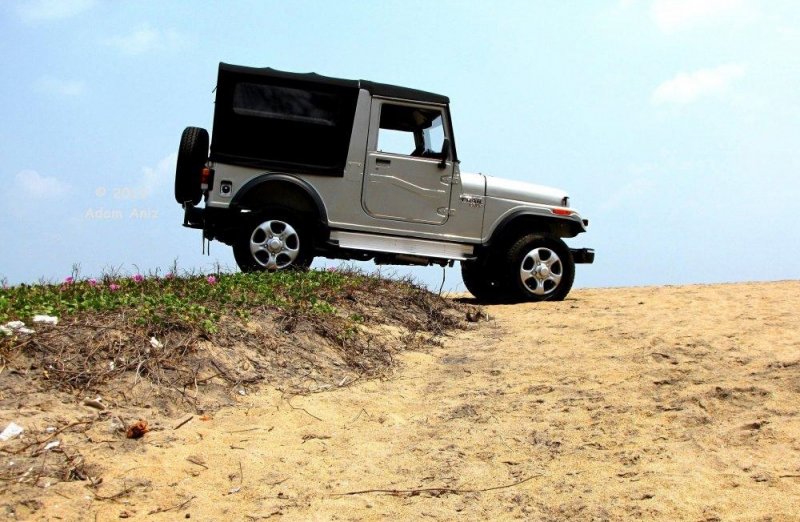 Mahindra-Thar-4X4-Off-Road-Side-View.jpg